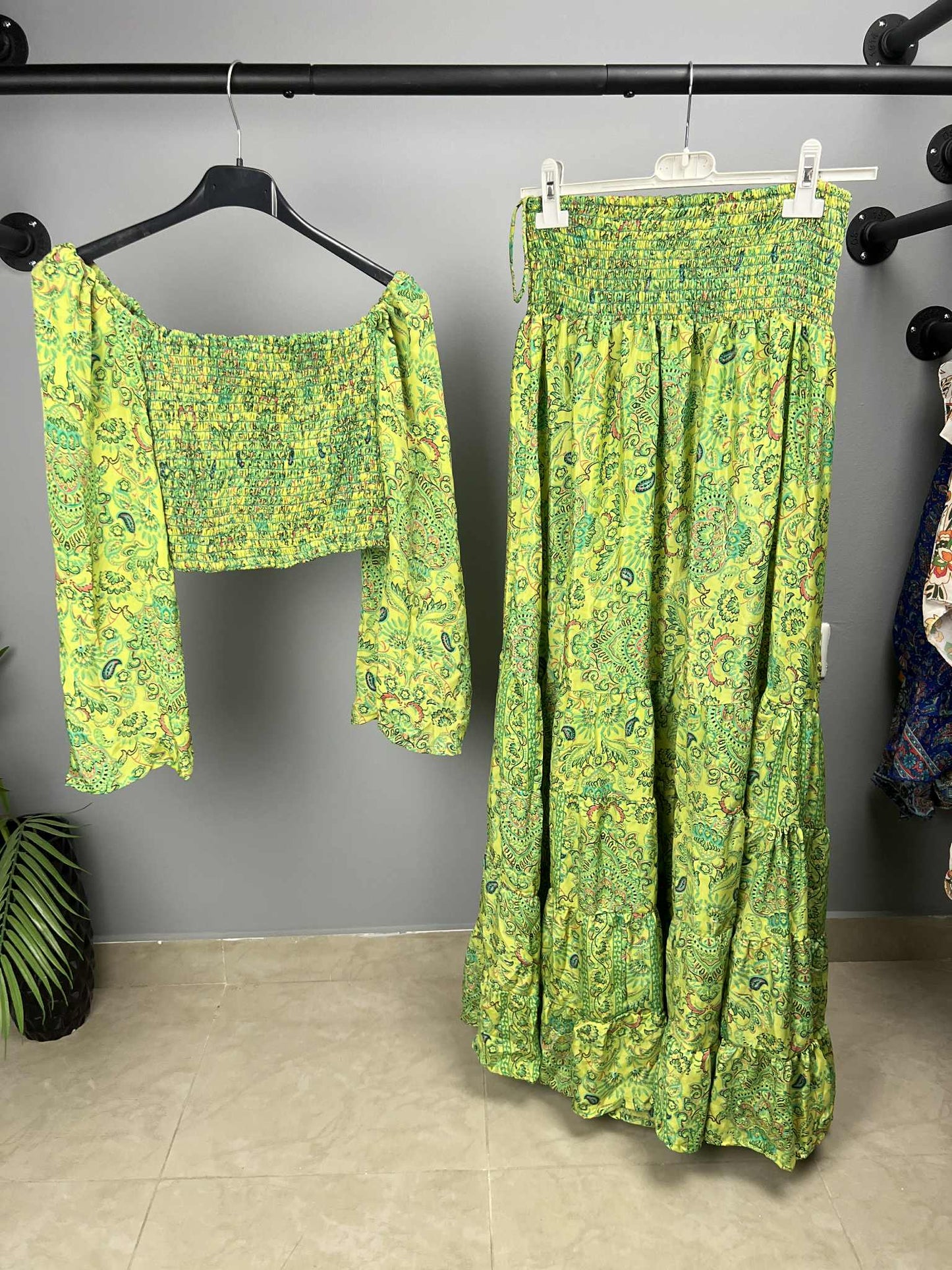 ΤΕΛΕΙΟ ΠΡΑΣΙΝΟ BOHO SET CROP TOP & MAXI ΦΟΥΣΤΑ | C&M