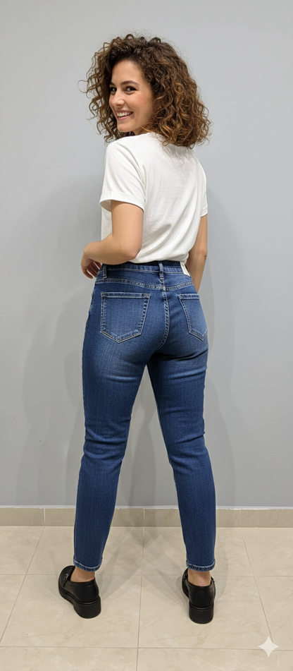 Σκούρο Μπλε Τζιν Mom Fit Ψηλόμεσο Distressed Νο 36 | C&M