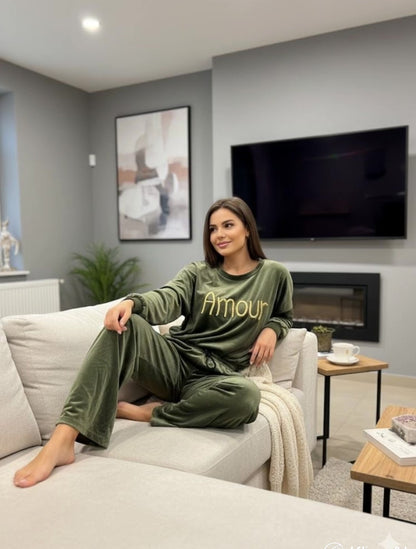 Σετ Βελούδινο Amour - Παντελόνι & Μπλούζα Olive Green | C&M