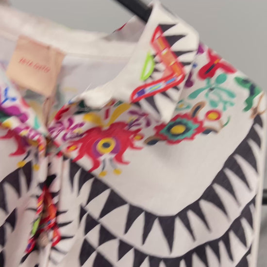 Βίντεο plus size πουκάμισου 6XL με παραδοσιακά μοτίβα - τελευταία κομμάτια εθνικό στυλ για γυναίκες υπερμεγέθη, λεπτομερής παρουσίαση από €54.70 σε €22.70