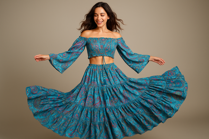 Turquoise Paisley Set Model 5